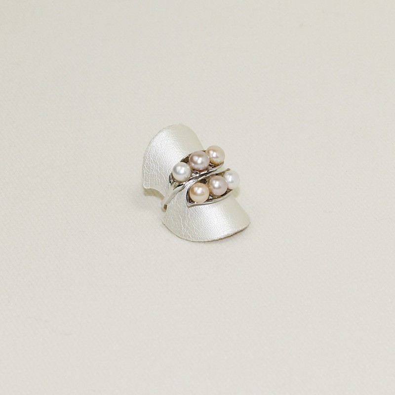 Pearls ring