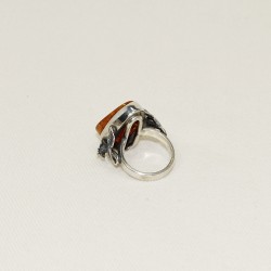 Anello con ambra