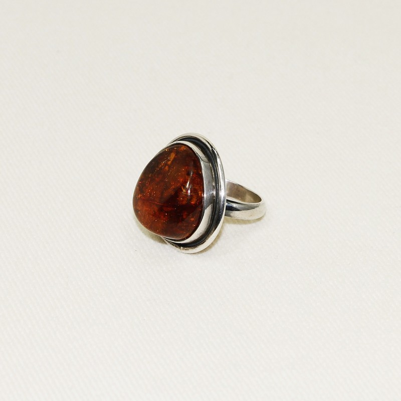 Anello con ambra