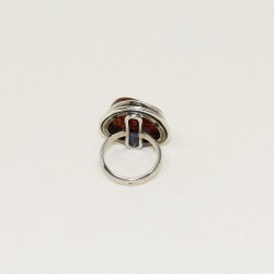 Ring with amber